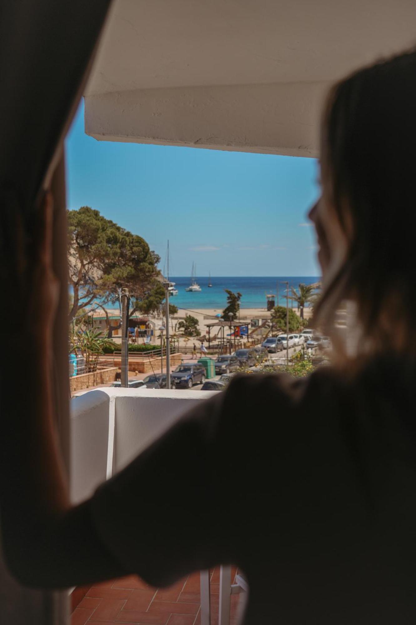 Apartamentos Ses Veles Cala Llonga  Eksteriør bilde